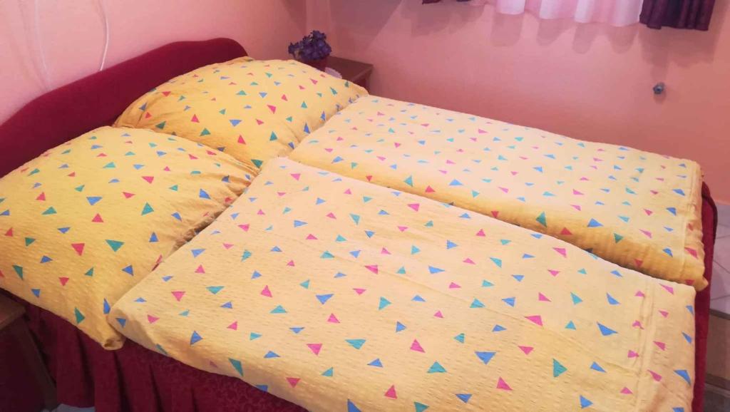 Posteľ alebo postele v izbe v ubytovaní Apartments in Zalakaros 20662