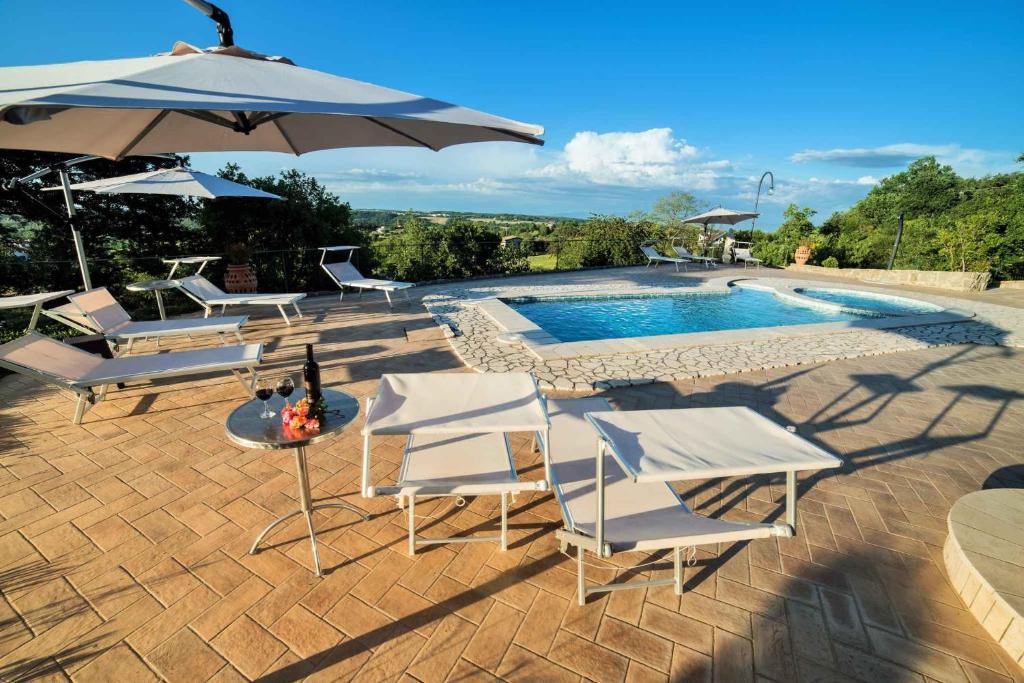 Bazén v ubytovaní Holiday home Montefiascone - Latium 30408 alebo v jeho blízkosti