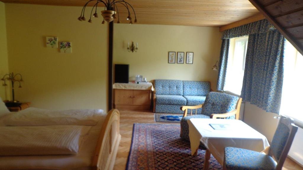 Hotel Restaurant - Häuserl im Wald Graz - Resim 26