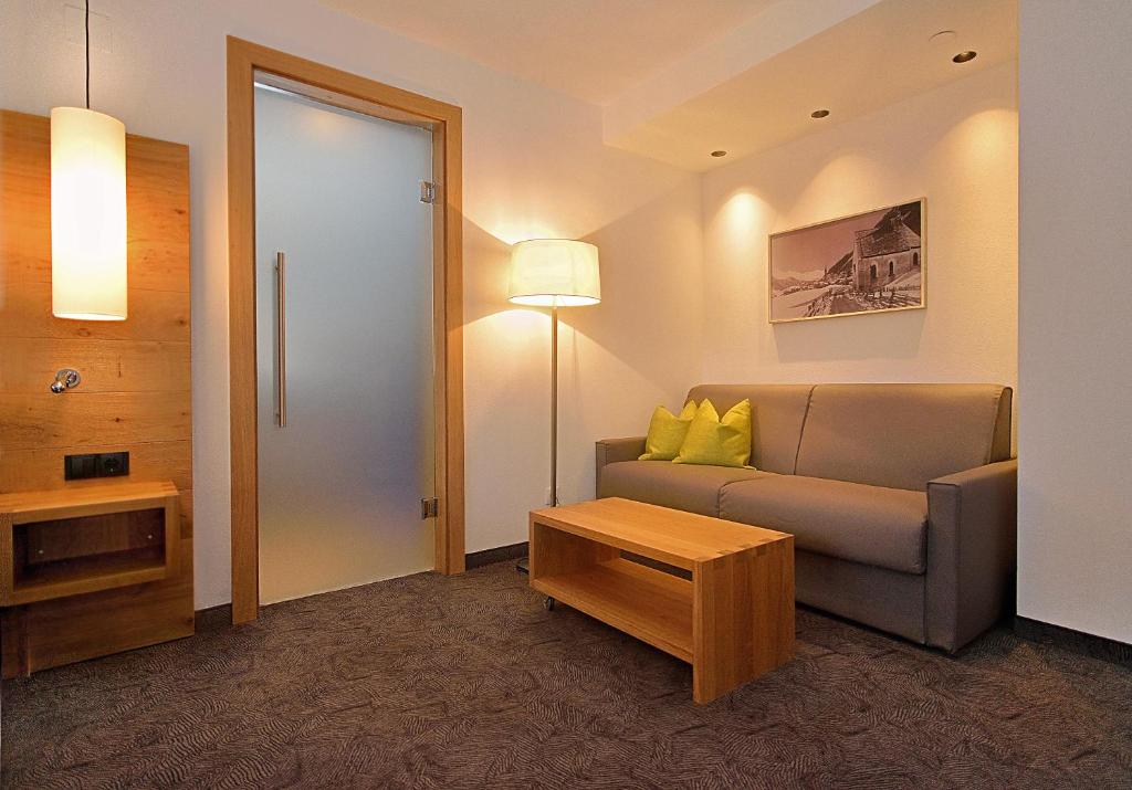 Posezení v ubytování Hotel Garni Fimba
