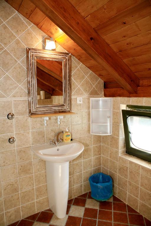 Kúpeľňa v ubytovaní Stein House Marasovic