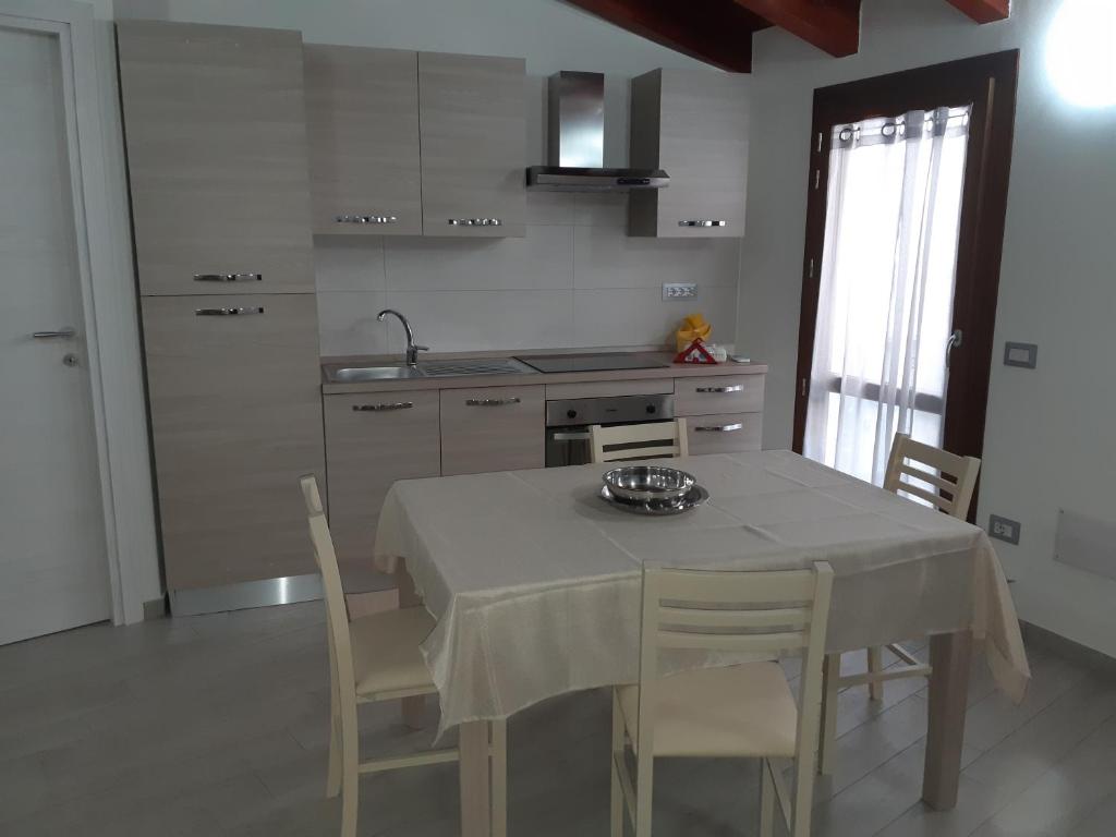 Kuchnia lub aneks kuchenny w obiekcie B&B La Genuina