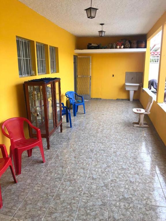  Casa Com Piscina a 3 Quadras da Praia da Vila