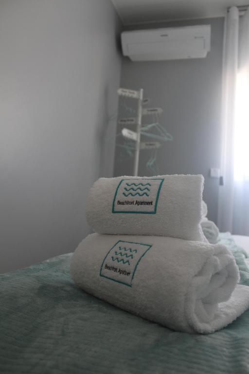 Beachfront Apartment Nazaré - 16