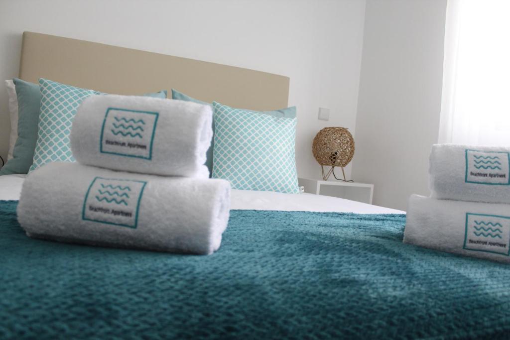 Beachfront Apartment Nazaré - 19