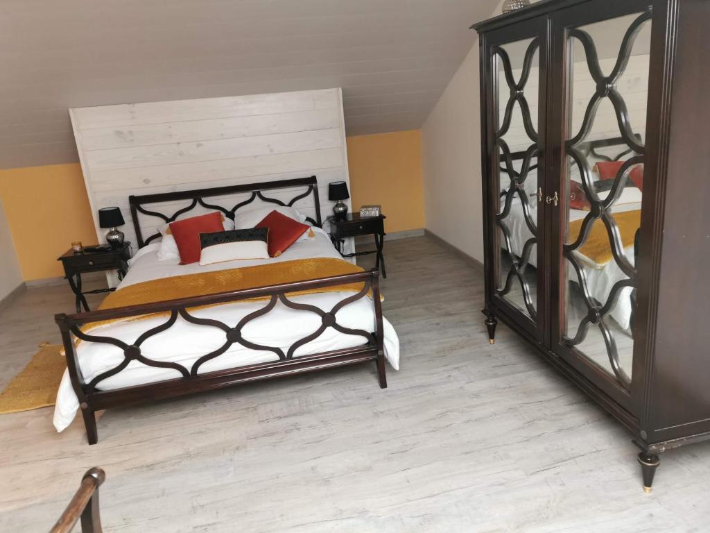 Postel nebo postele na pokoji v ubytování ETCHE ARGUINIA CHAMBRES HOTES et SPA