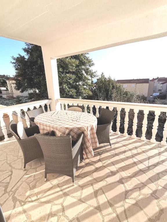 Balkón nebo terasa v ubytování Apt White Idyll, 3 bedrooms, 3 bathrooms, terrace apt
