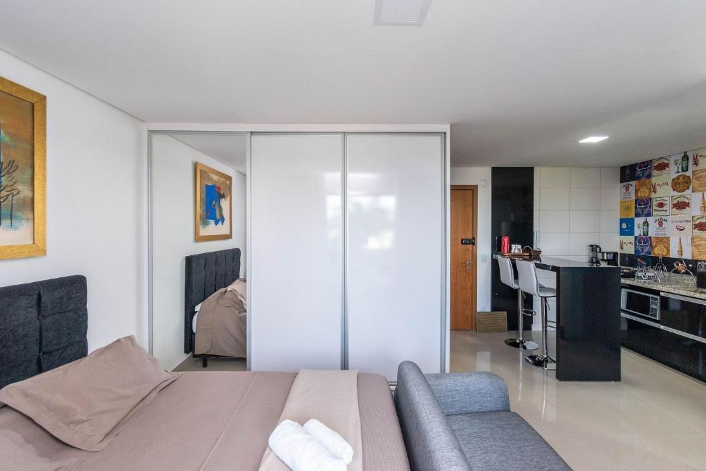 Flat estiloso com vista para piscina do The Expression - Setor Bueno - TH606 - Housity