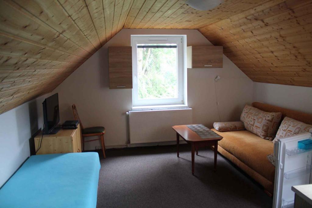 Posezení v ubytování Holiday home in Pernink/Erzgebirge 34318