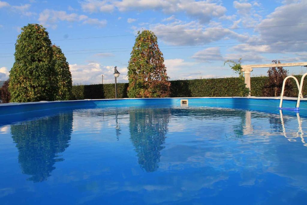Bazén v ubytovaní Holiday home in Montecarlo Lucca 23964 alebo v jeho blízkosti