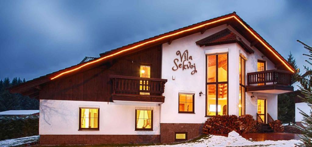 Imagen de la galería de Holiday home in Harrachov 33511, en Harrachov