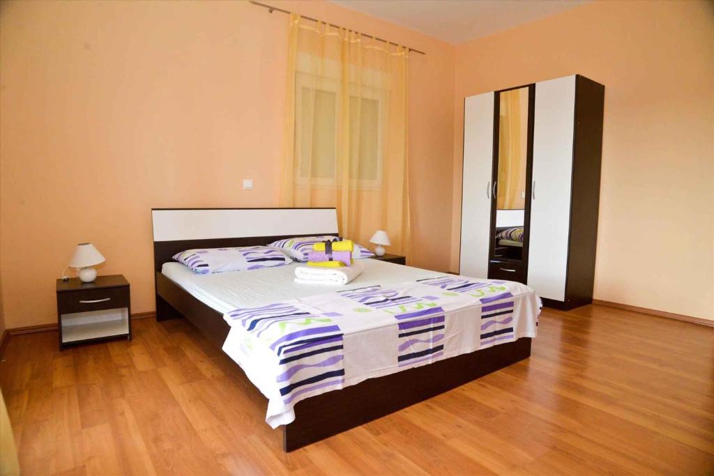 Postel nebo postele na pokoji v ubytování Apartments in Bibinje/Zadar Riviera 31187