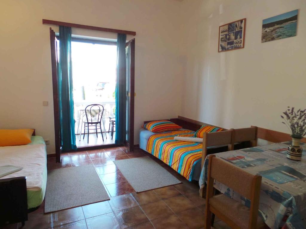Posteľ alebo postele v izbe v ubytovaní Apartments in Sabunike/Zadar Riviera 7766
