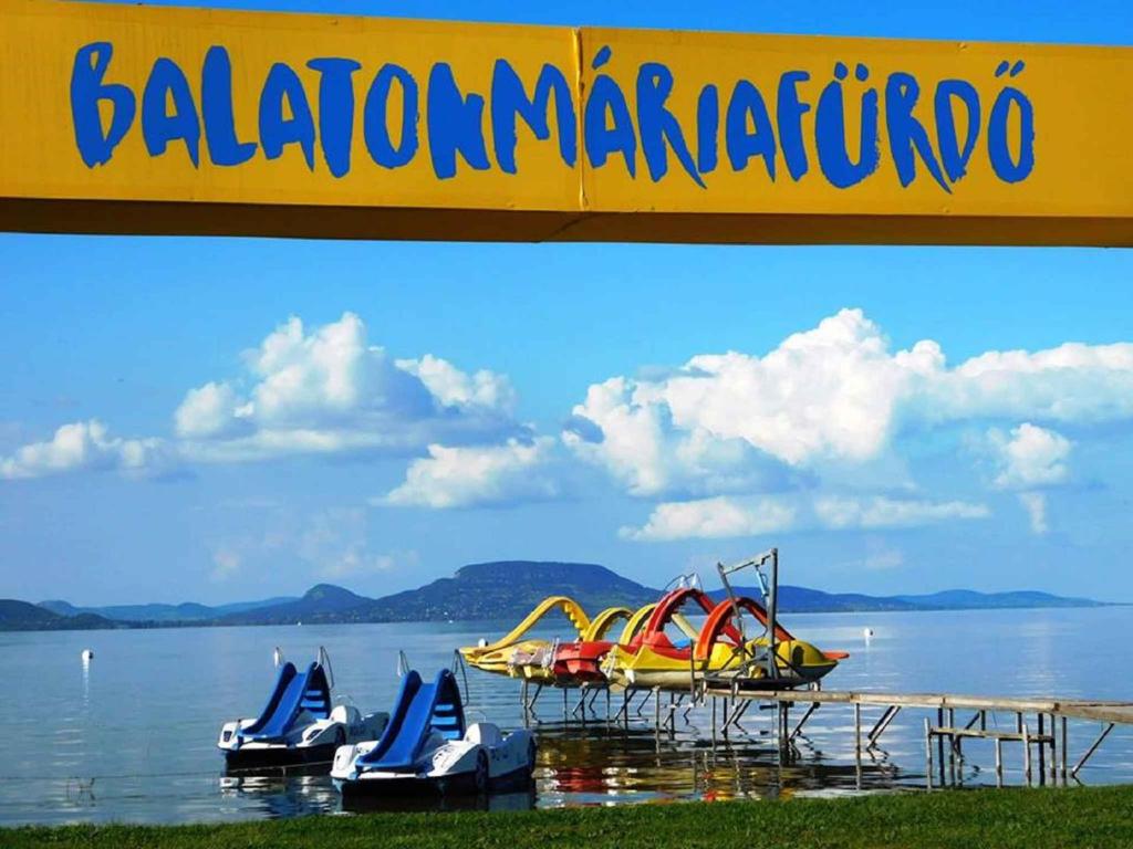Fotografia z galérie ubytovania Holiday home in Balatonmariafürdo 19259 v destinácii Balatonmáriafürdő