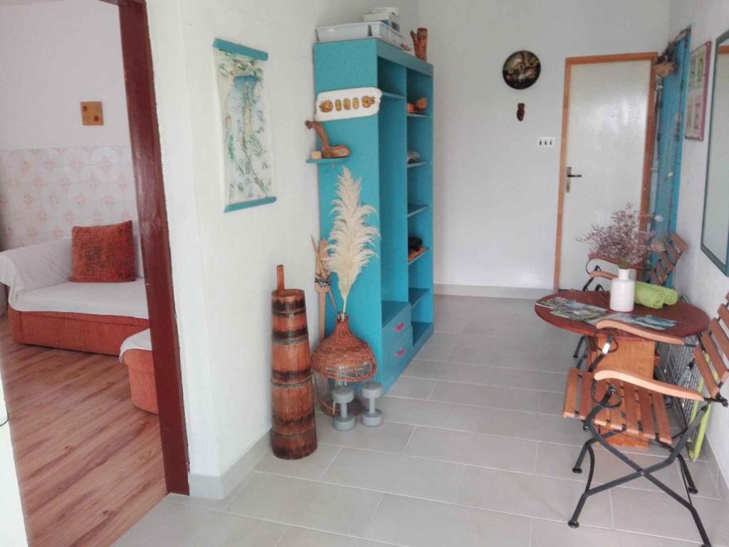 Zdjęcie z galerii obiektu Apartments in Razanac 35305 w mieście Miočić