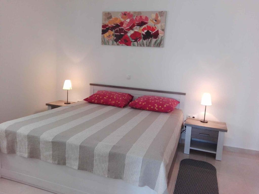 Zdjęcie z galerii obiektu Apartments in Razanac 35305 w mieście Miočić