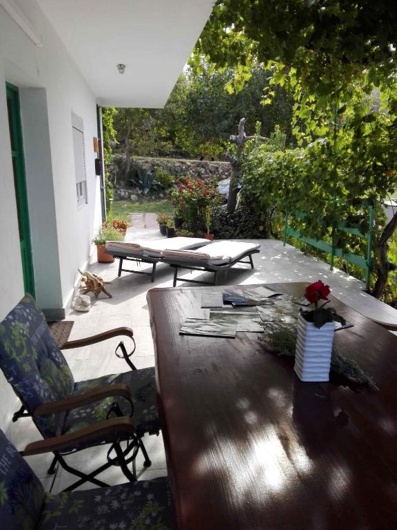 Zdjęcie z galerii obiektu Apartments in Razanac 35305 w mieście Miočić