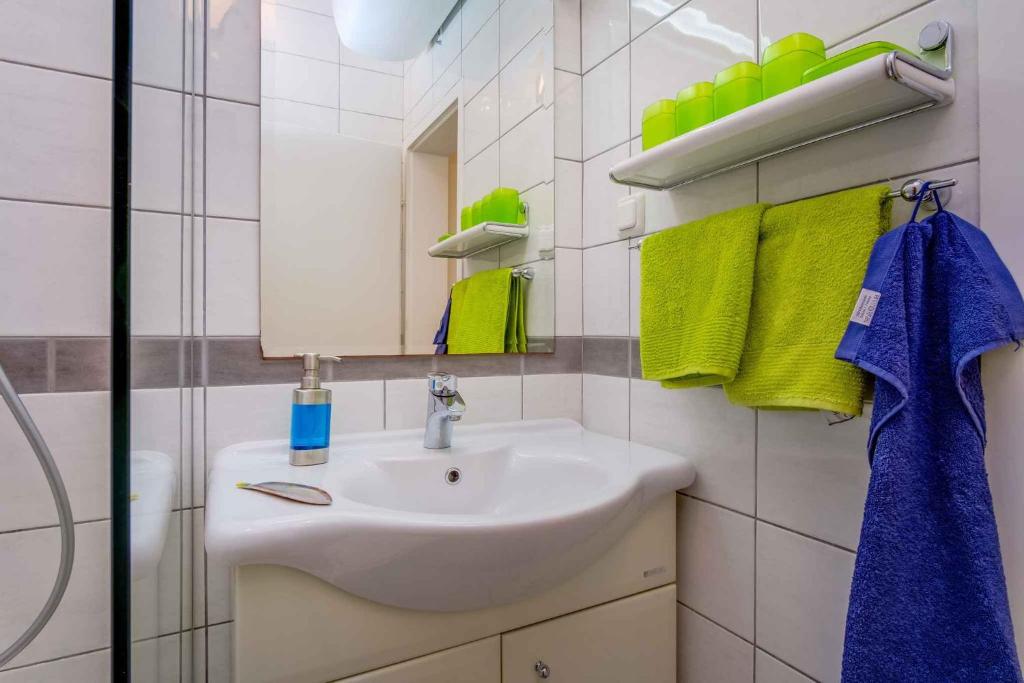 Kúpeľňa v ubytovaní Apartments in Mali Losinj 14834