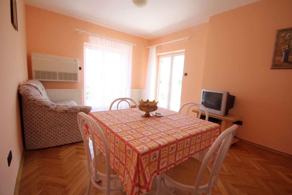 Fotografie z fotogalerie ubytování Apartments in Malinska/Insel Krk 12947 v destinaci Malinska