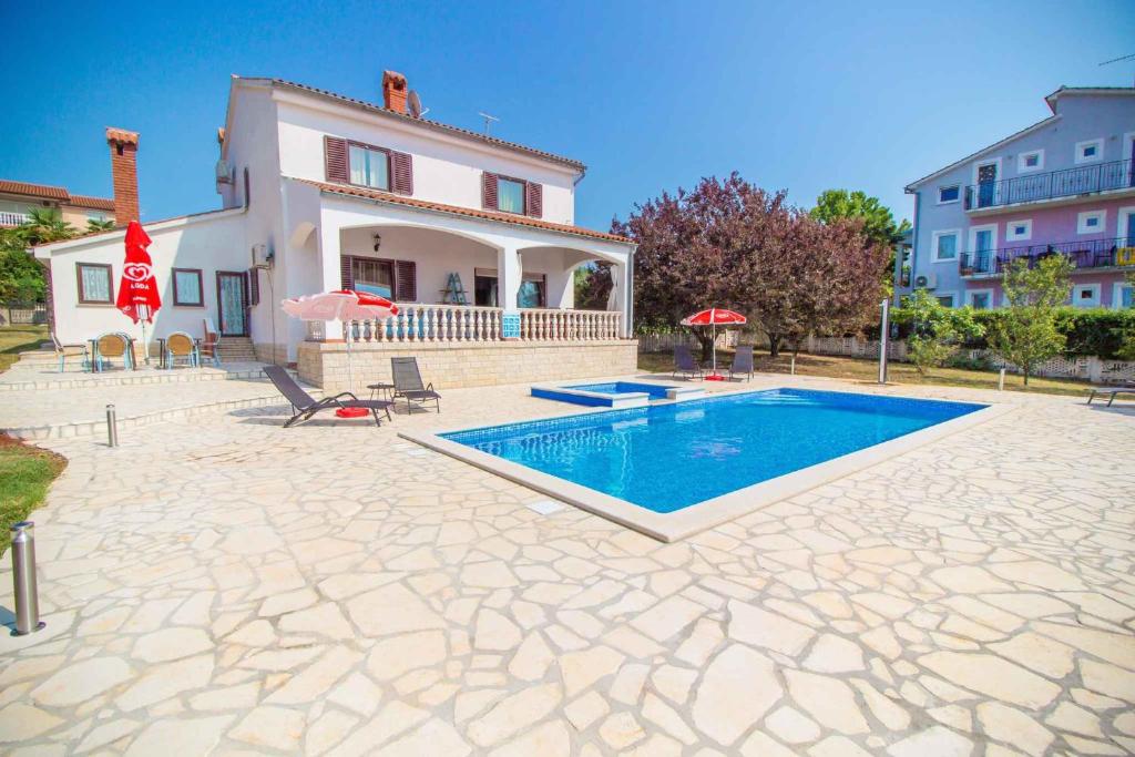 Zdjęcie z galerii obiektu Holiday home in Kukci/Istrien 35632 w mieście Kukci