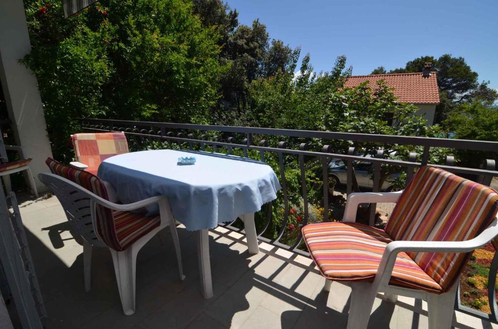 Balkón alebo terasa v ubytovaní Apartment in Petrcane/Zadar Riviera 7907