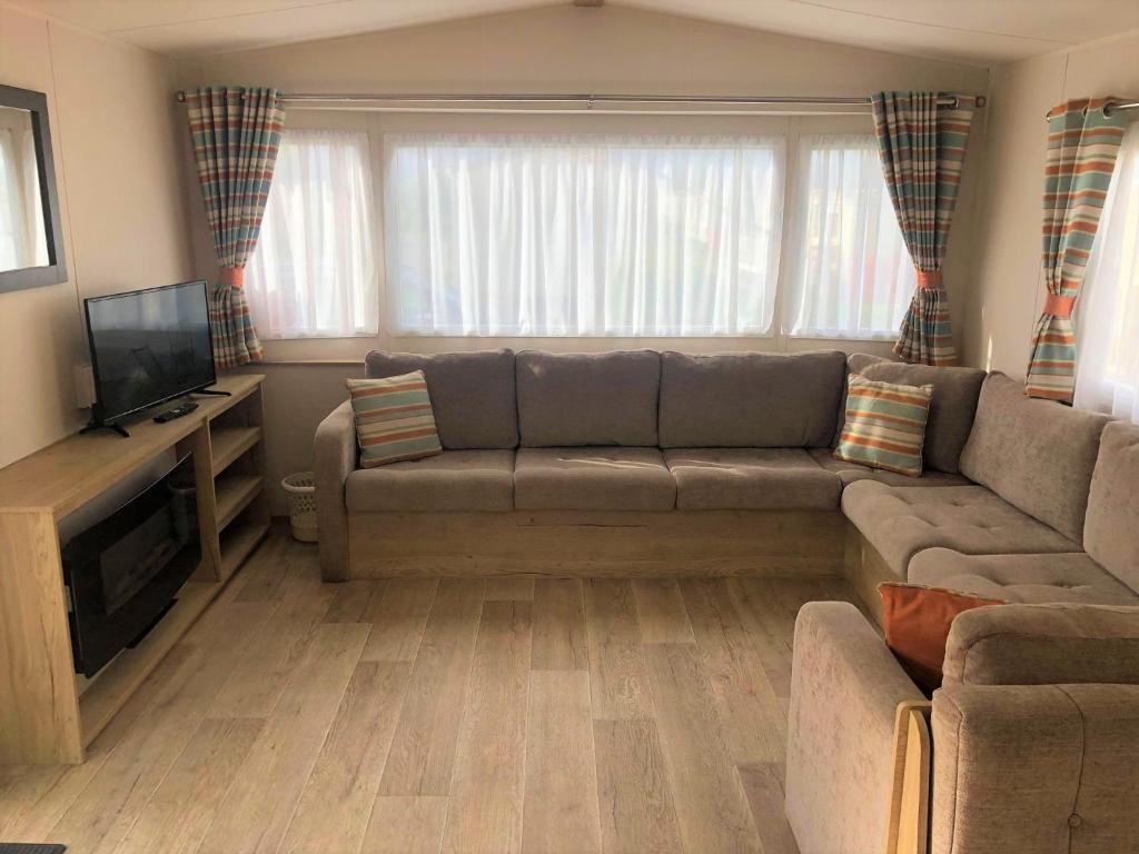 Gallery image of Cedar Deluxe Holiday Home in Chapel Saint Leonards