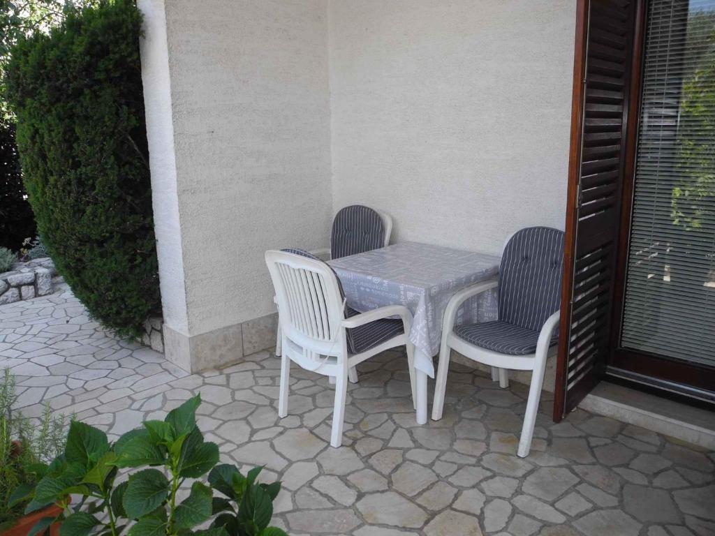 Fotografie z fotogalerie ubytování Apartments in Dramalj 13781 v destinaci Dramalj