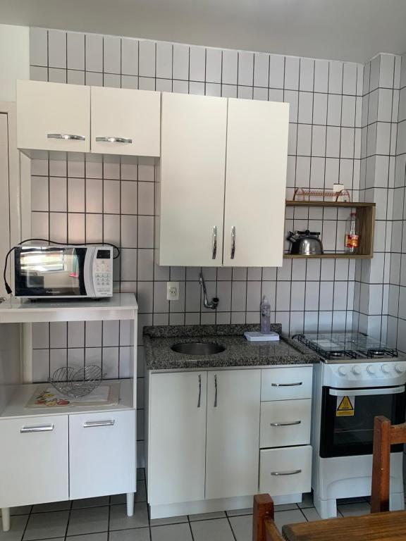  Lindo apartamento em Canasvieiras a uma quadra do mar - próximo ao Trapiche dos Barcos Piratas