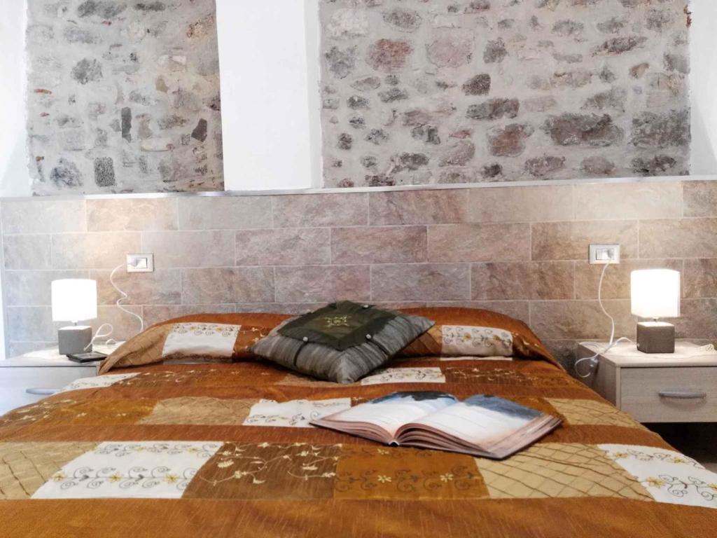 Posteľ alebo postele v izbe v ubytovaní Apartments in Tremosine/Gardasee 33428