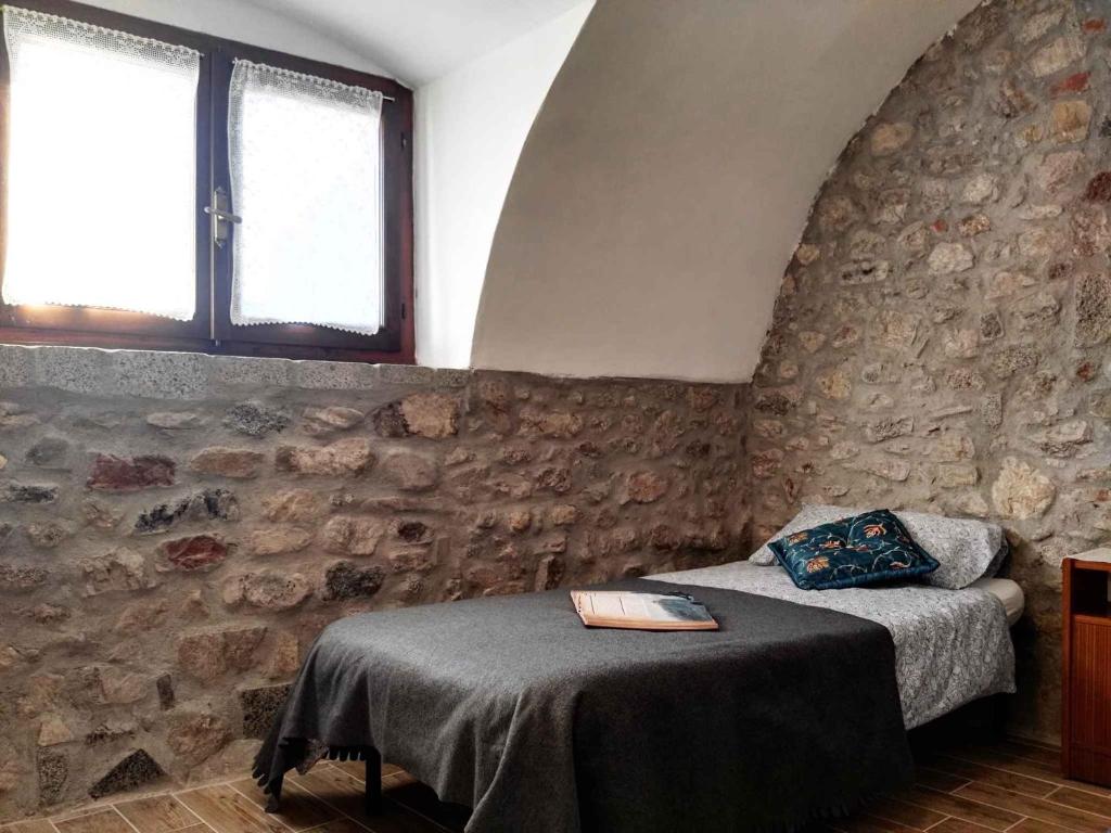Posteľ alebo postele v izbe v ubytovaní Apartments in Tremosine/Gardasee 33428