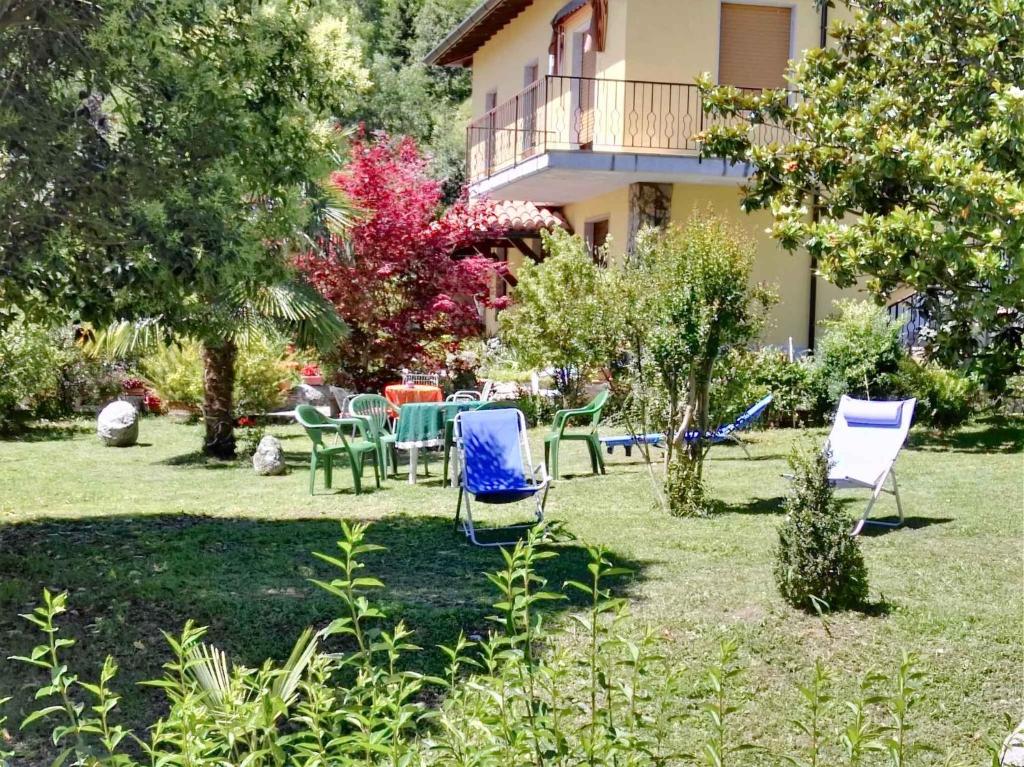 Vonkajšia záhrada v ubytovaní Apartments in Tremosine/Gardasee 33428