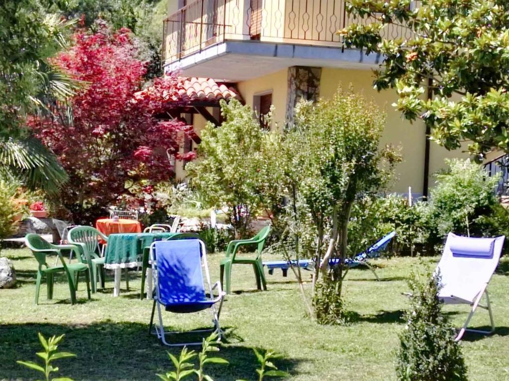 Vonkajšia záhrada v ubytovaní Apartments in Tremosine/Gardasee 33428