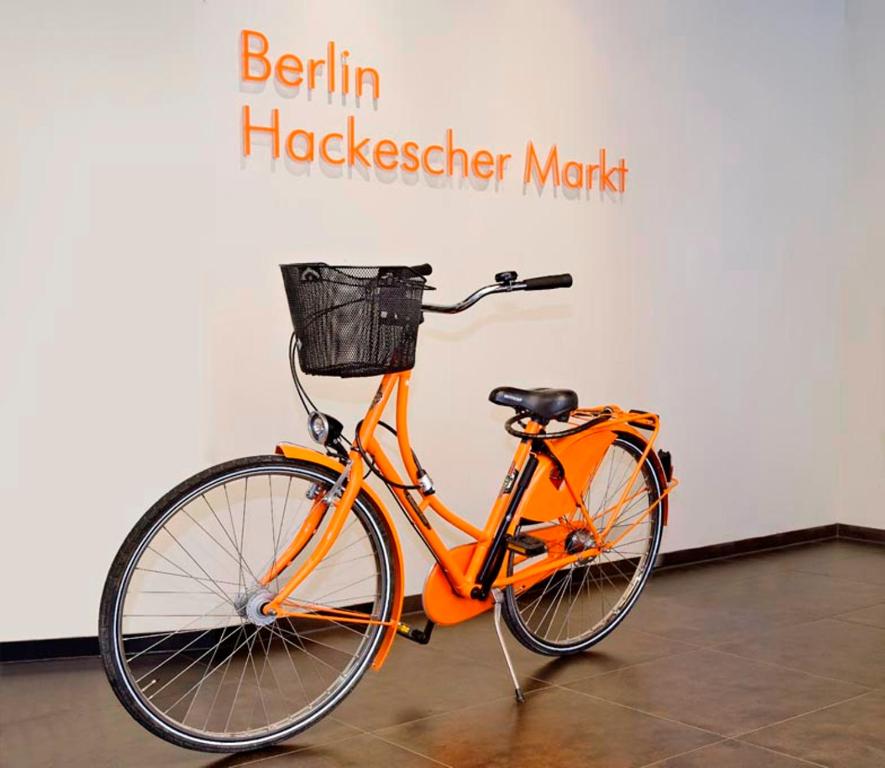 Jízda na kole v ubytování easyHotel Berlin Hackescher Markt nebo okolí