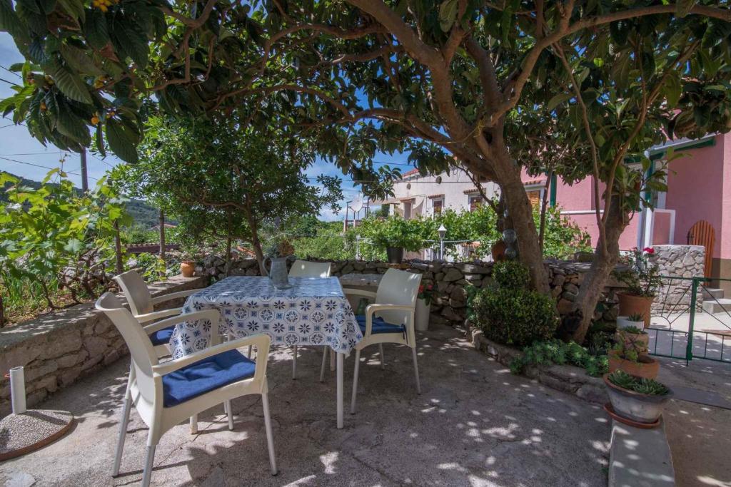 Fotografia z galérie ubytovania Apartments in Veli Losinj 33624 vo Veli Lošinj