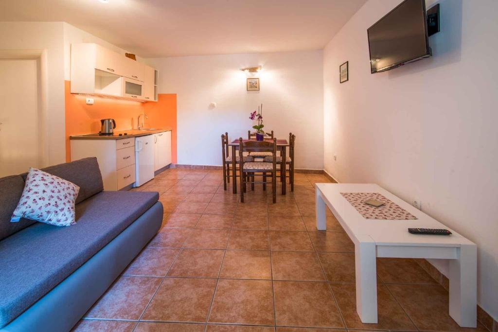 Kuchyň nebo kuchyňský kout v ubytování Apartments in Krk/Insel Krk 26807