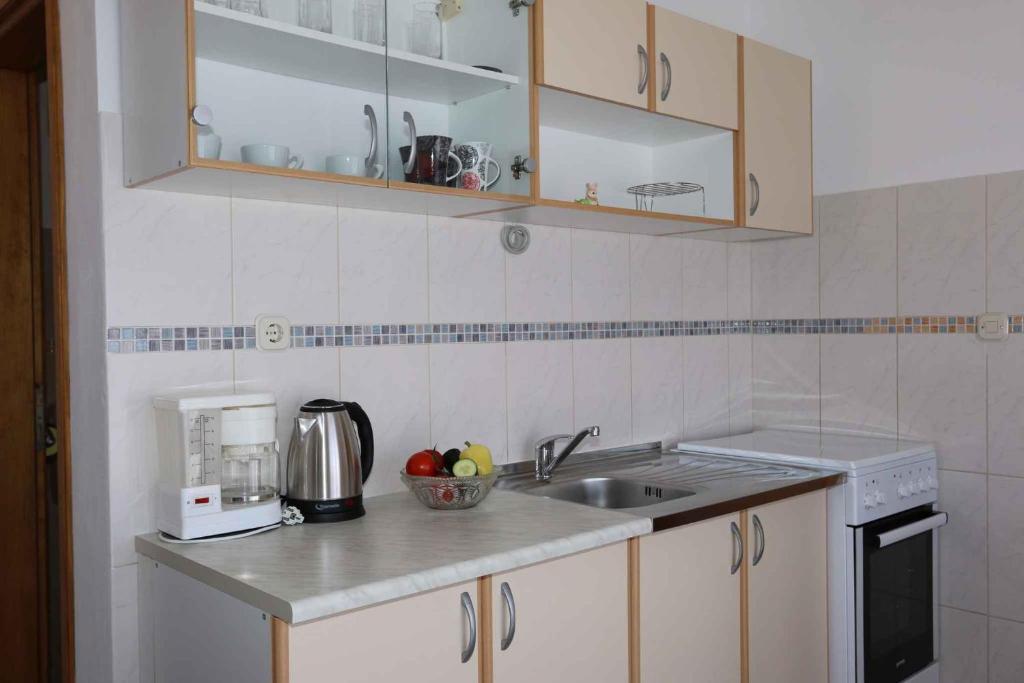Kuchyň nebo kuchyňský kout v ubytování Apartments in Silo/Insel Krk 13454