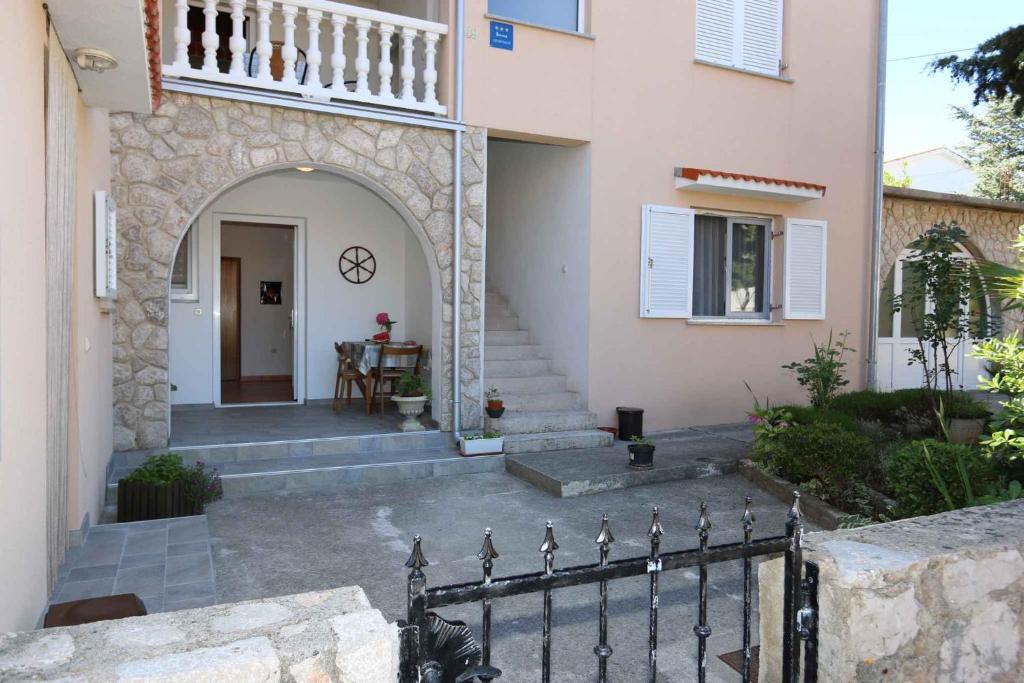 Exteriér nebo vchod ubytování Apartments in Silo/Insel Krk 13454