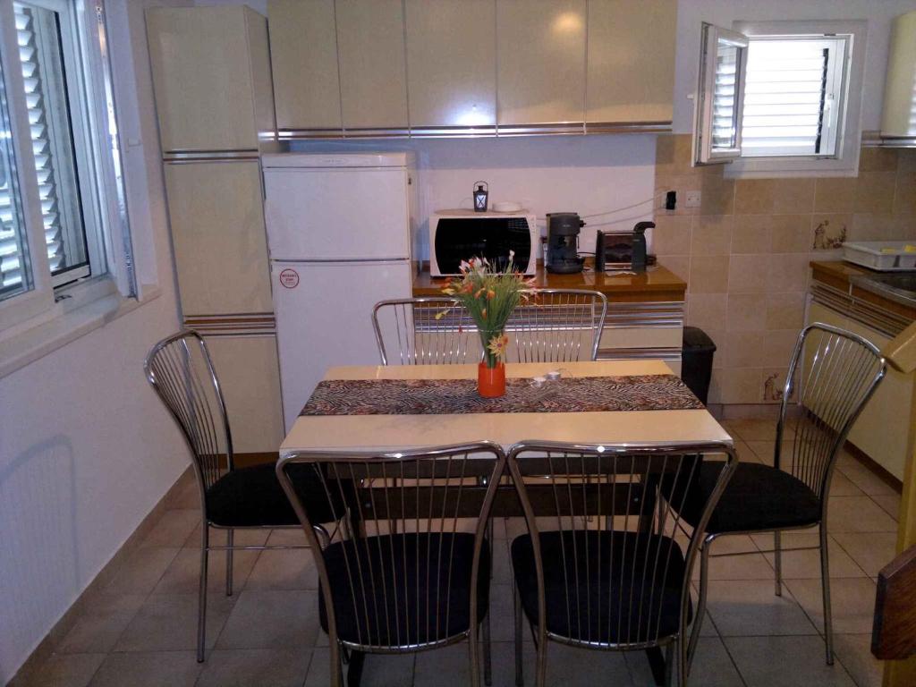 Fotografia z galérie ubytovania Apartment in Njivice/Insel Krk 13324 v Njivice