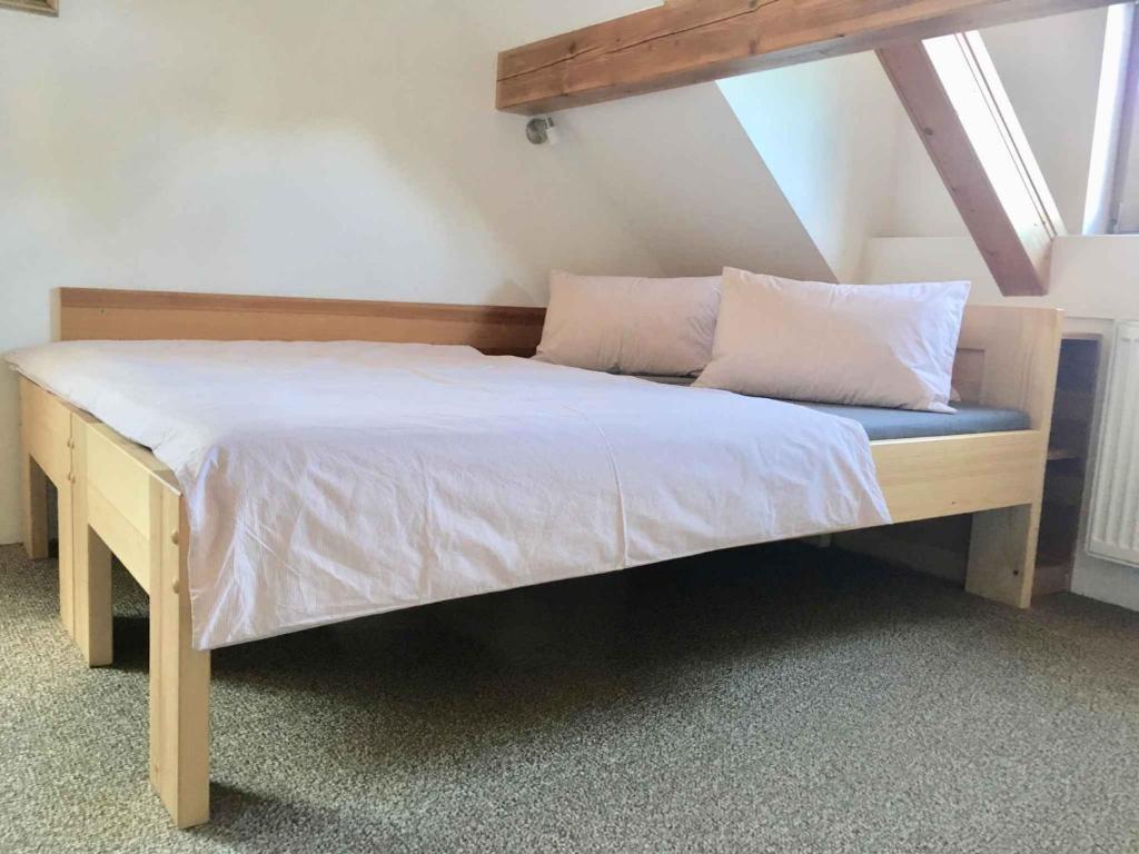 Postel nebo postele na pokoji v ubytování Apartments in Harrachov/Riesengebirge 2300