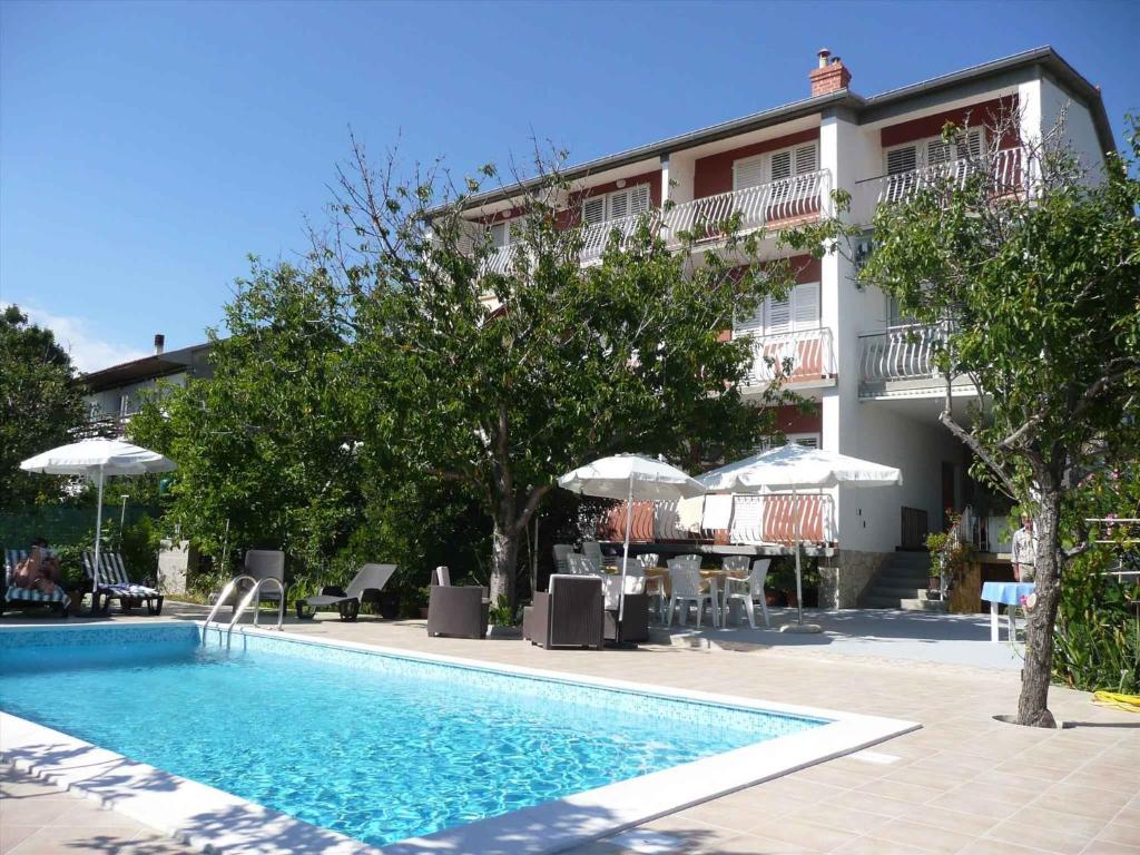 One-Bedroom Apartment in Barbat V