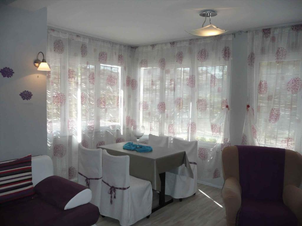 Fotografia z galérie ubytovania Three-Bedroom Apartment in Kampor I v destinácii Kampor