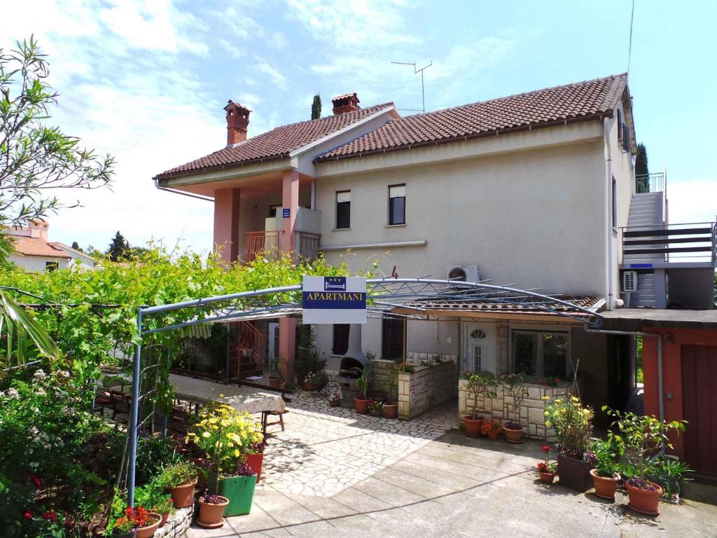 Fotografie z fotogalerie ubytování Apartments in Premantura/Istrien 10704 v destinaci Premantura