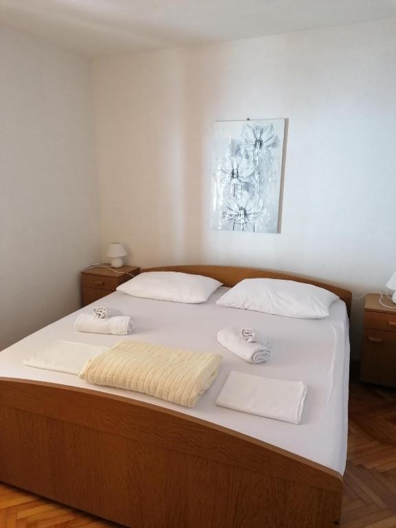 Posteľ alebo postele v izbe v ubytovaní Two-Bedroom Apartment in Baric Draga I