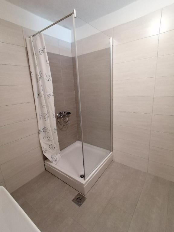 Kúpeľňa v ubytovaní Two-Bedroom Apartment in Baric Draga I