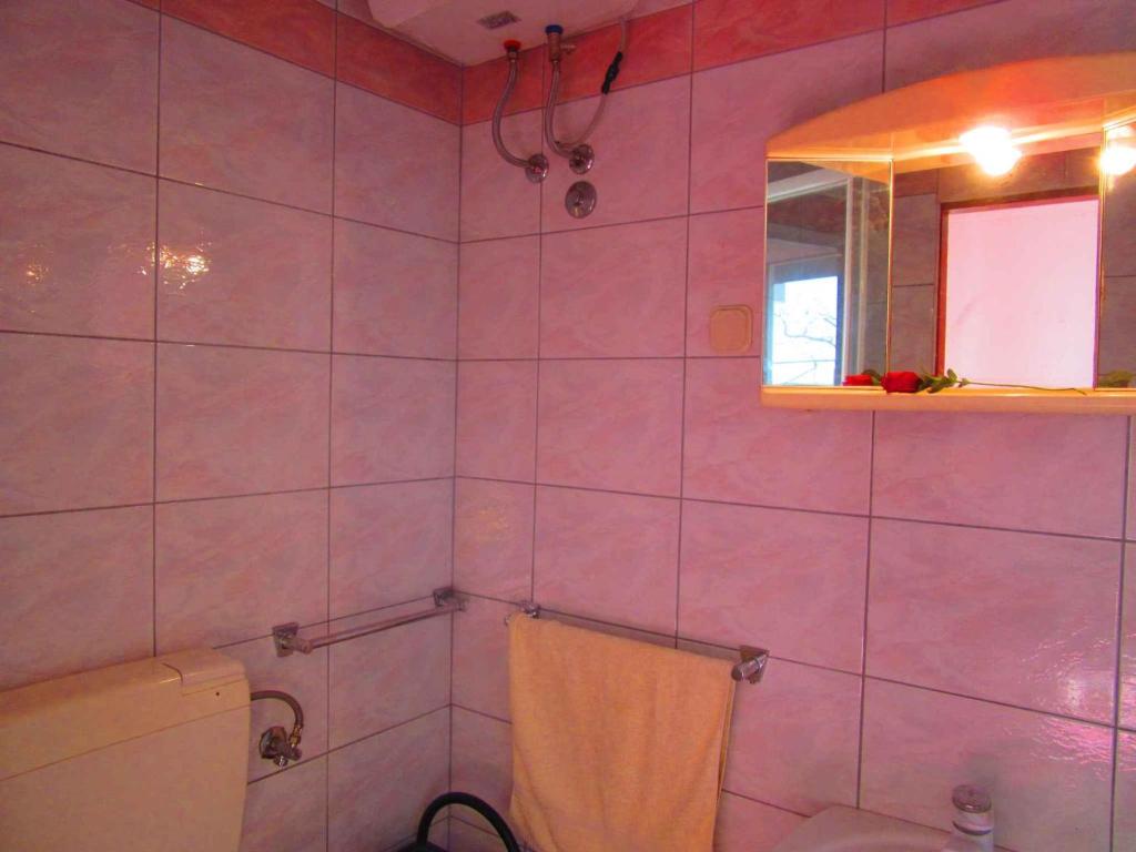 Łazienka w obiekcie Two-Bedroom Apartment in Pula XI