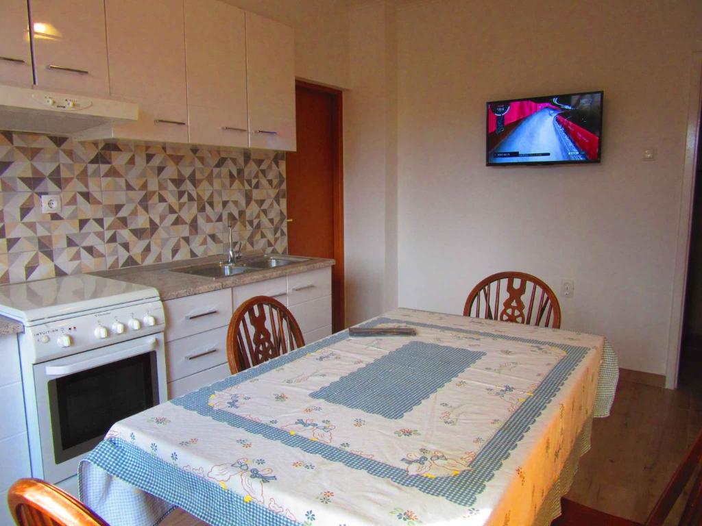 Kuchnia lub aneks kuchenny w obiekcie Two-Bedroom Apartment in Pula XI