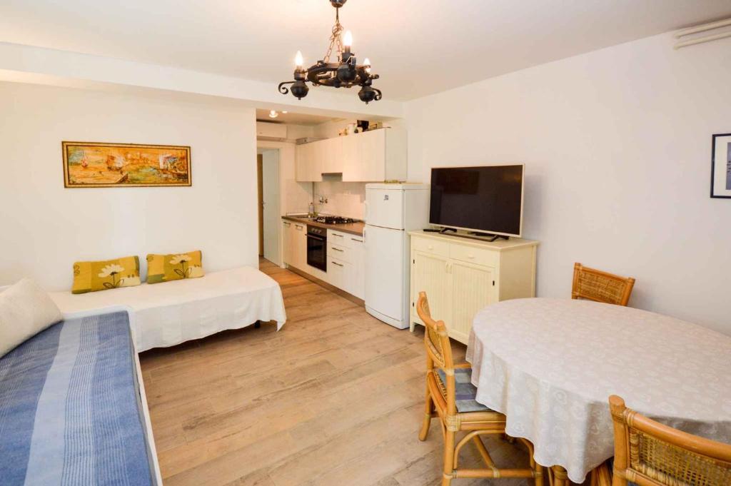 Kuchyňa alebo kuchynka v ubytovaní Pula Apartment 5