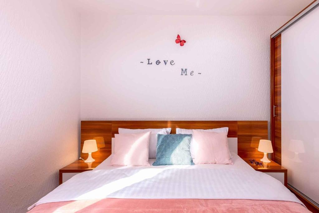 Postel nebo postele na pokoji v ubytování Crikvenica Apartment 16