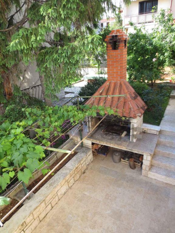 Vonkajšia záhrada v ubytovaní Pula Apartment 5