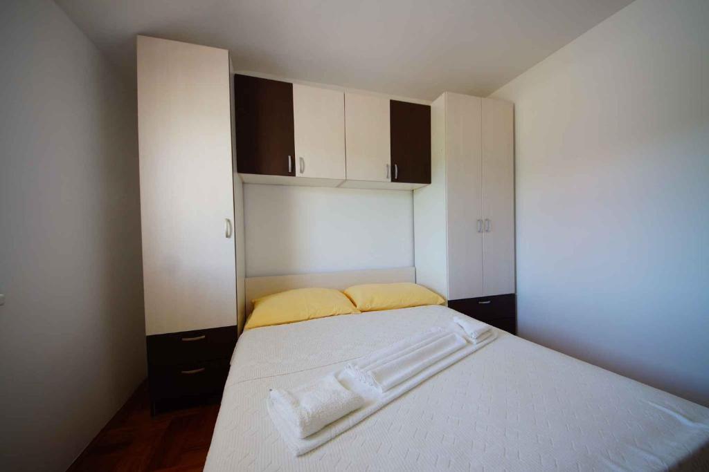 Zdjęcie z galerii obiektu Apartment Malinska 33 w mieście Malinska